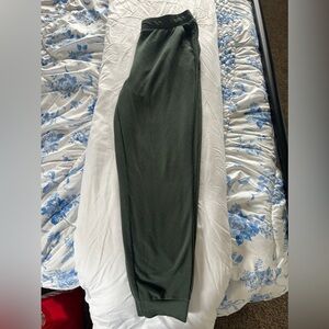 Eddie Bauer green lounge pants with light pilling